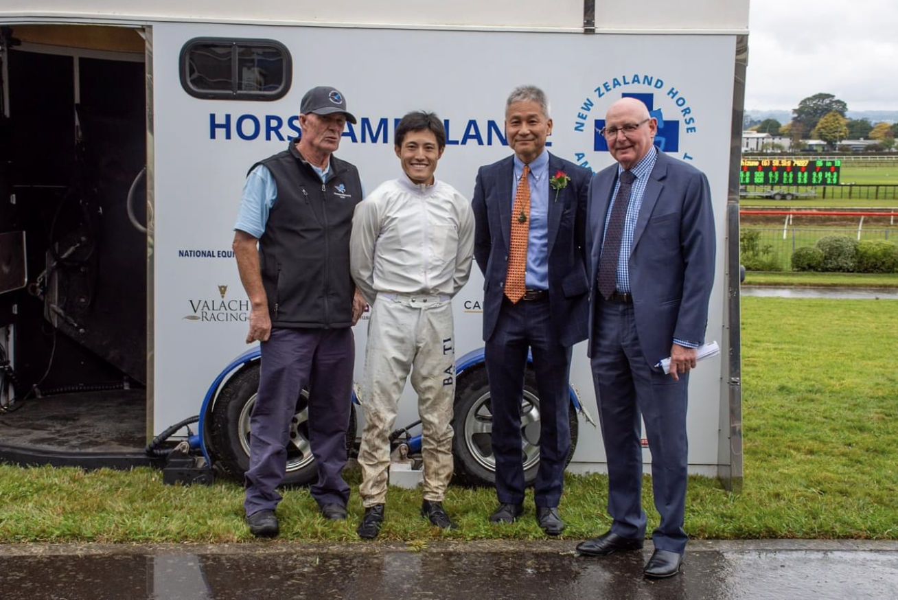 Horse ambulance operator Graeme Amies, jockey Masa Hashizume, JRA Director Dr Atsushi Kikuta and NZHAT Chair Mike Godber. Photo credit: NZHAT